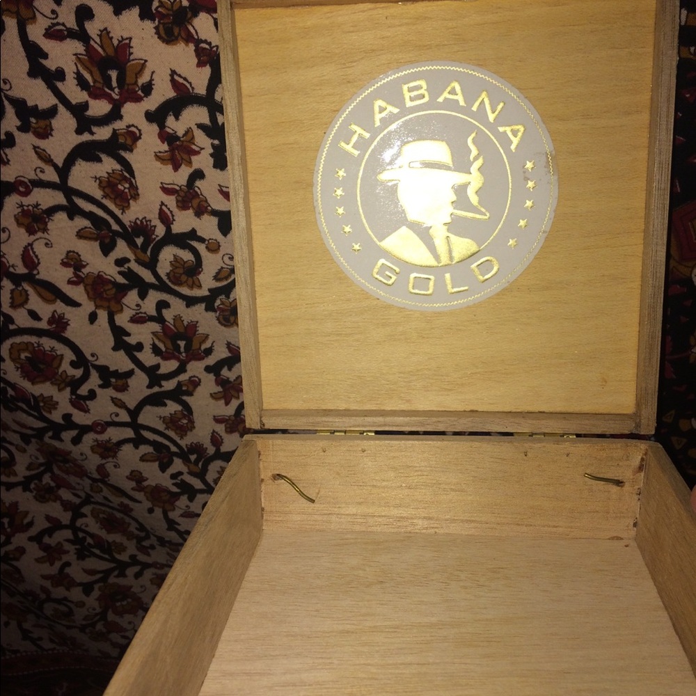 Unique cigar box purse - Picture 3 of 3